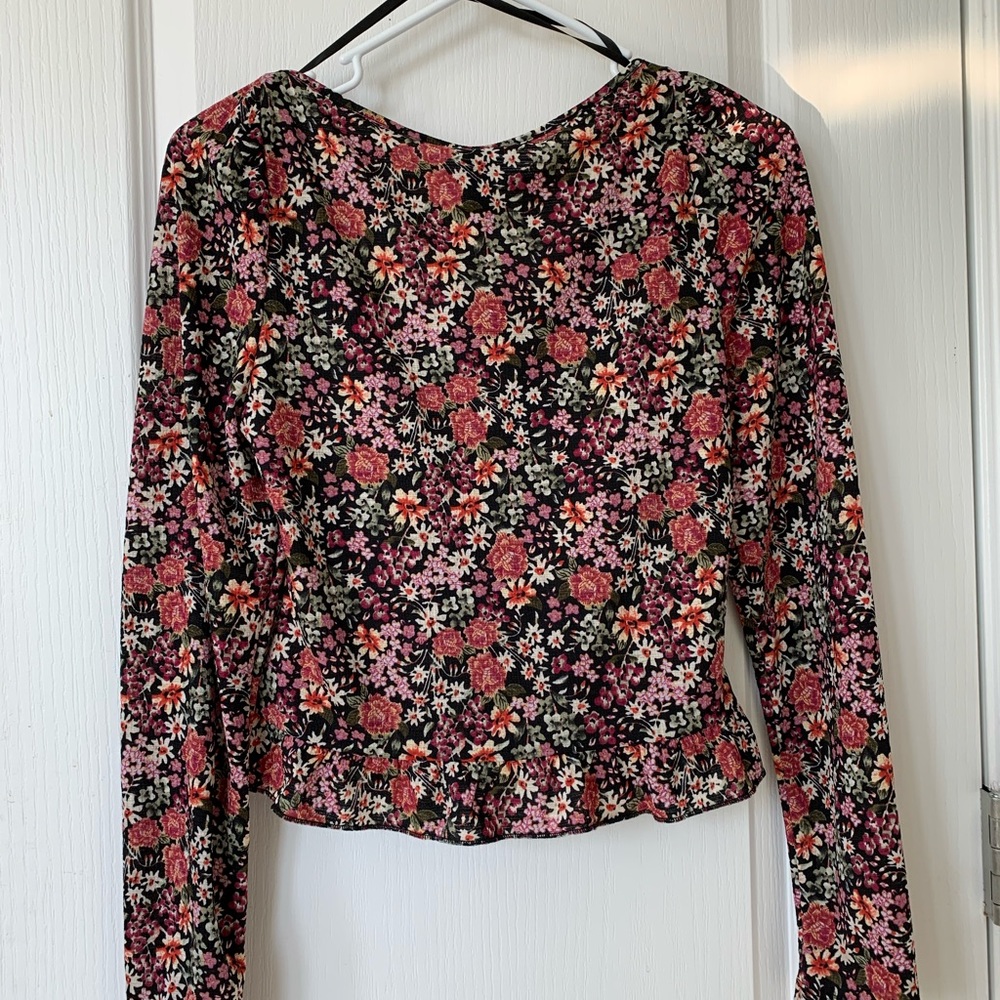 Floral long sleeve crop top